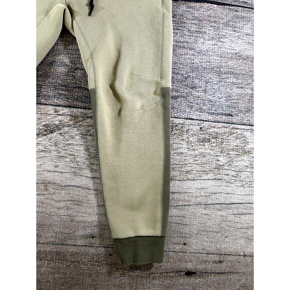 EUC Nike Sportswear Tech Olive Green Fleece Men's Joggers SP240810NIV - Picture 4 of 8